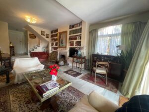 Vivienda adosada en esquina Sitio de Calahonda 14