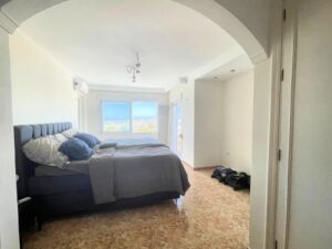 Amplia villa con piscina en area exclusiva 56