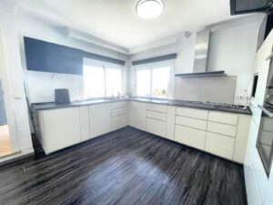 Amplia villa con piscina en area exclusiva 13