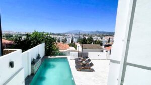 Amplia villa con piscina en area exclusiva 6