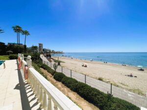 Estudio primera linea de playa con vistas al mar 5